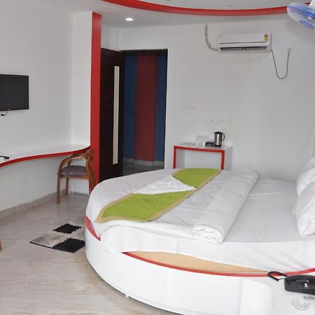 Hotel Blue Bell Raiwala Extérieur photo