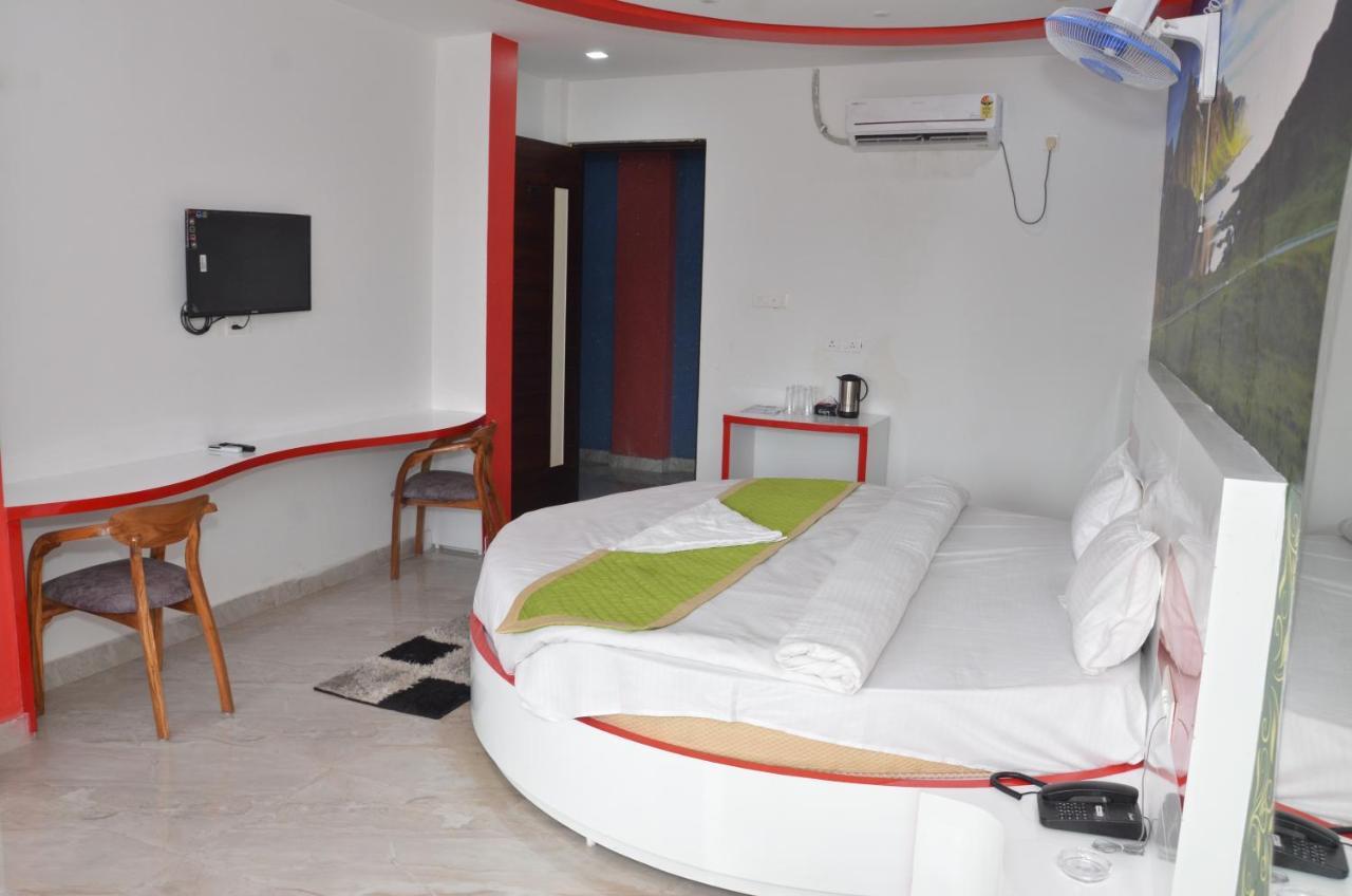 Hotel Blue Bell Raiwala Extérieur photo